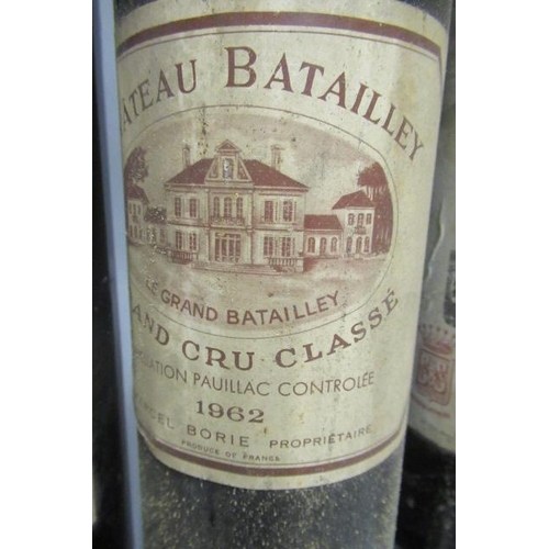 441 - 3 bottles of 1960s Bordeaux, comprising 1 1962 Ch. Calon-Segur, premier cru de Saint-Estephe, 1 1962... 