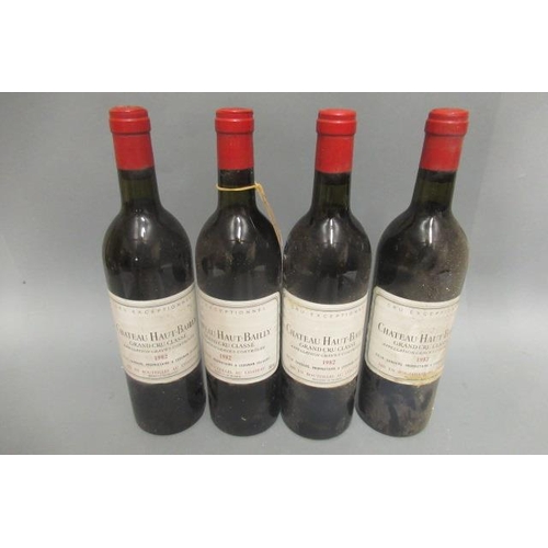 482 - 4 bottles Chateau Haut-Bailly, 1982, appelation Graves controlee, cru exceptionnel