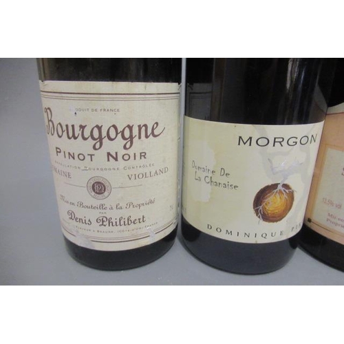 567 - 6 bottles of red Burgundy, comprising 2 2014 Beaujolais-Villages, Domaine Pardon, 1 1986 Santenay La... 