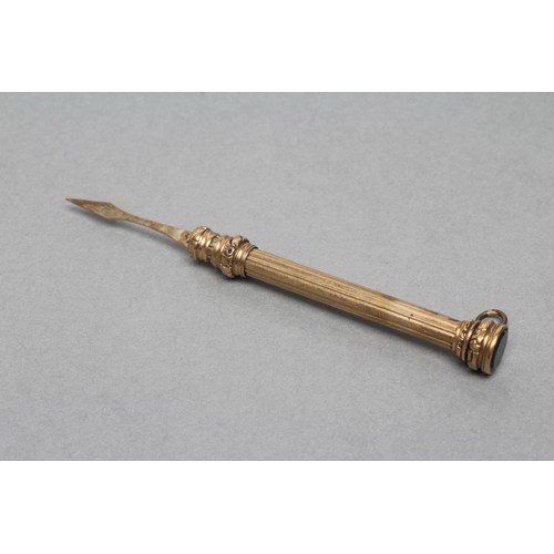 123 - A TELESCOPIC TOOTH-PICK, maker Sampson Mordan & Co., the pick stamped 9/375, issuing from an unmarke... 