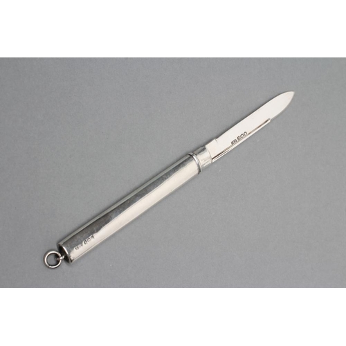 147 - A TRAVELLING SILVER FRUIT KNIFE, maker John Yeomans Cowlishaw, blade Sheffield 1938, case Birmingham... 