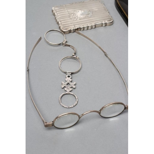 149 - A PAIR OF EARLY 19TH CENTURY SPECTACLES with steel frames and silver ear pieces, no date or maker, (... 