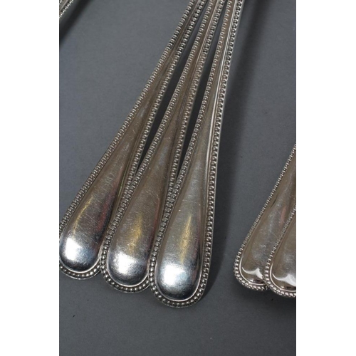 272 - A LATE VICTORIAN SET OF SIX DESSERT FORKS, maker J.E. Bingham for Walker & Hall, Sheffield 1890, in ... 