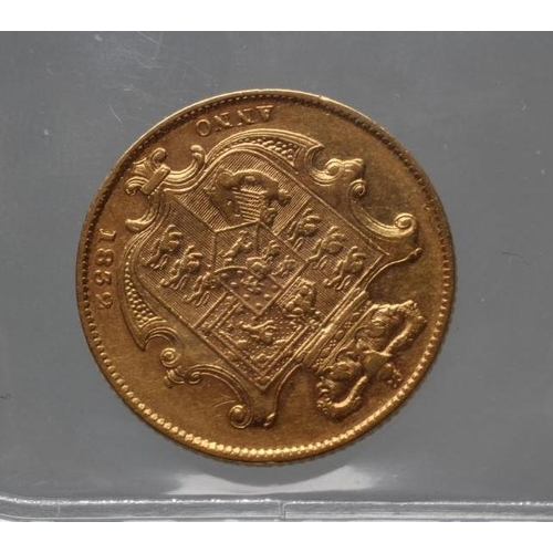 327 - A GEORGE IV SHIELD BACK SOVEREIGN, 1832, 7.9g (Est. plus 17.5% premium)