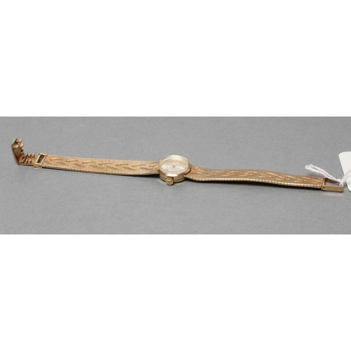 346 - A LADY'S 9CT GOLD ROLEX WRISTWATCH, the champagne dial with gilt metal batons, the eight jewel movem... 