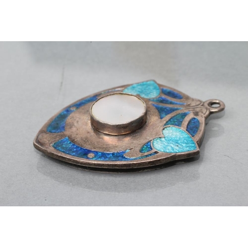 378 - AN EDWARDIAN SILVER AND ENAMEL SECESSIONIST PENDANT, maker James Fenton, Birmingham 1909, the shield... 