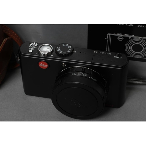 546 - A LEICA D-LUX 3 DIGITAL CAMERA with DC Vario-Elmarit lens, leather case and box (Est. plus 21% premi... 