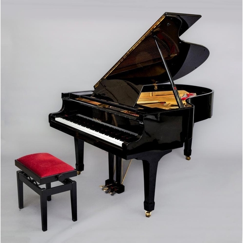 781 - A YAMAHA X MODEL G5 GRAND PIANO, No.1953342, modern, in ebonised case with shaped solid music stand,... 