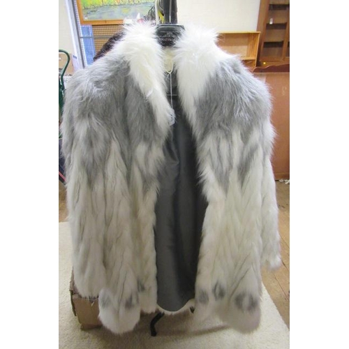 440 - FAUX WHITE FOX JACKET SIZE 14