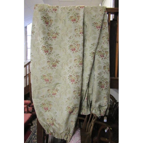 482 - PAIR OF CURTAINS