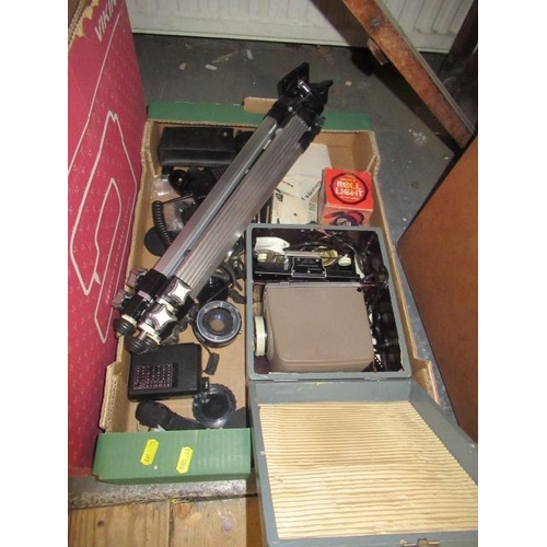 457 - BOX OF PHOTOGRAPHIC EQUIPMENT