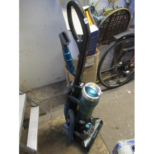 646 - BREEZE EVO VACUUM CLEANER