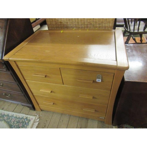 943 - OAK NURSERY / CHANGING UNIT