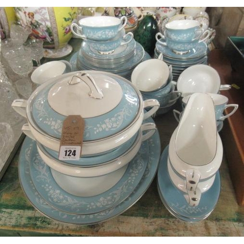 124 - QUANTITY OF ROYAL DOULTON DINNERWARE