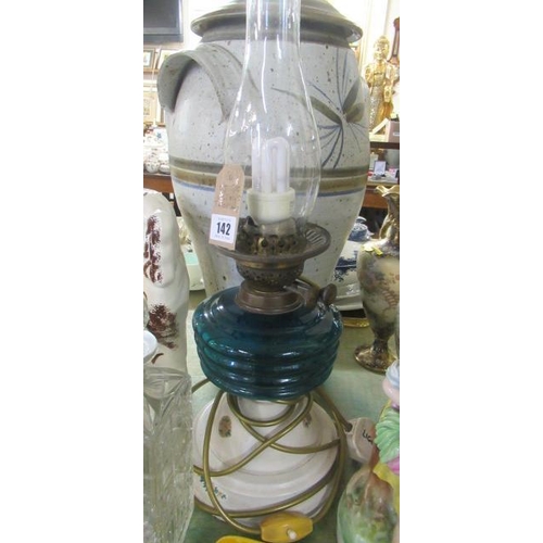 142 - OIL STYLE TABLE LAMP