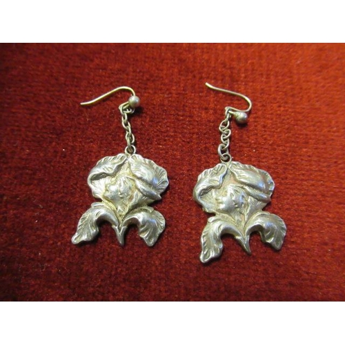 190 - PAIR OF SILVER ART NOUVEAU STYLE EARRINGS LONDON 1975 DC & CO