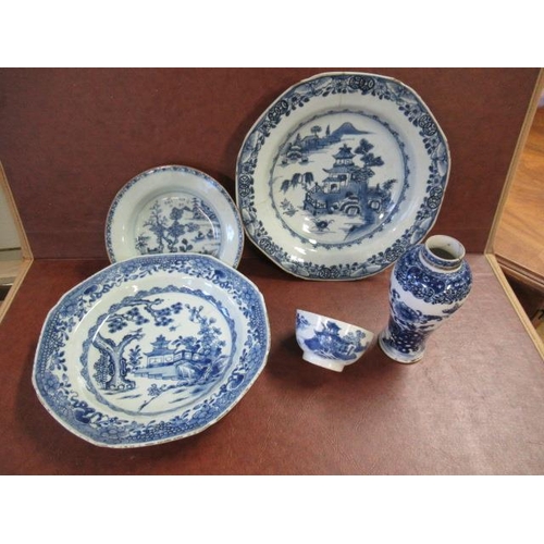 407 - CHINESE EXPORT BLUE AND WHITE CERAMICS