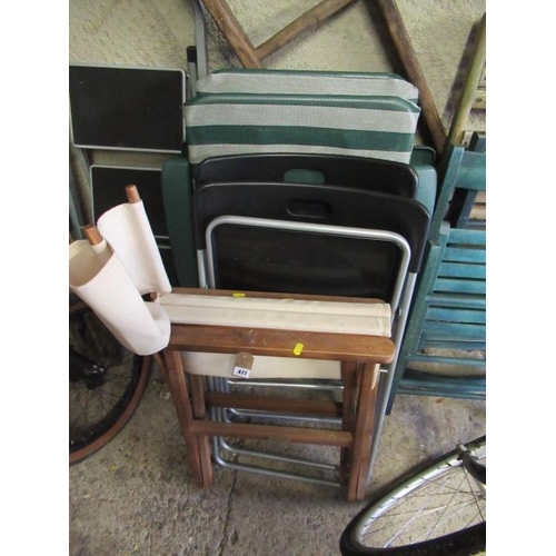 477 - TWO PAIRS OF FOLDING GARDEN CHAIRS AND A DIRECTORS CHAIR