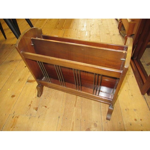 621 - VINTAGE MAGAZINE RACK