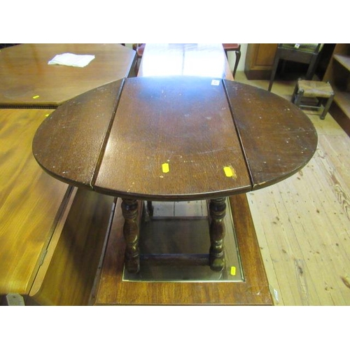 671 - SMALL DROP LEAF COFFEE TABLE