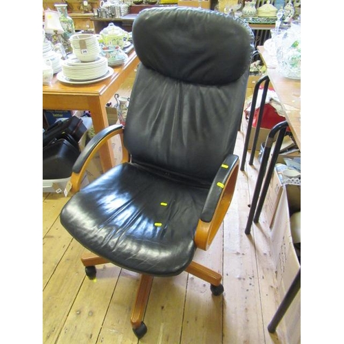 702 - SWIVEL OFFICE CHAIR