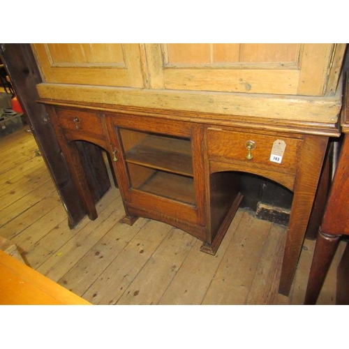 743 - OAK BUFFET WITH GLAZED CENTRAL CUPBOARD