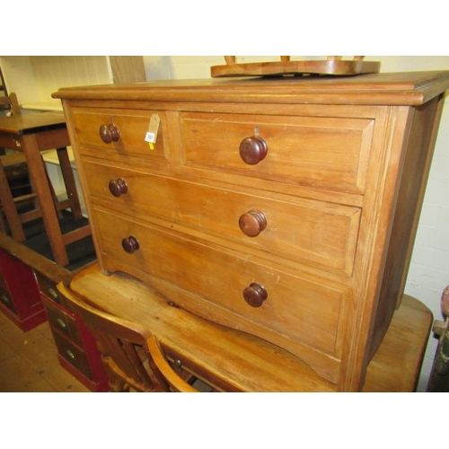 751 - CHEST OF DRAWERS