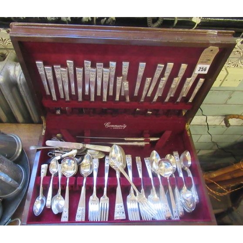 256 - CANTEEN OF CUTLERY