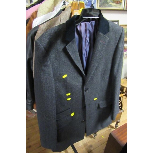 313 - GENTS MOSS BROS OVERCOAT AND TAYLOR & WRIGHT SUIT