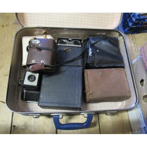 79 - SUITCASE OF VINTAGE CAMERAS