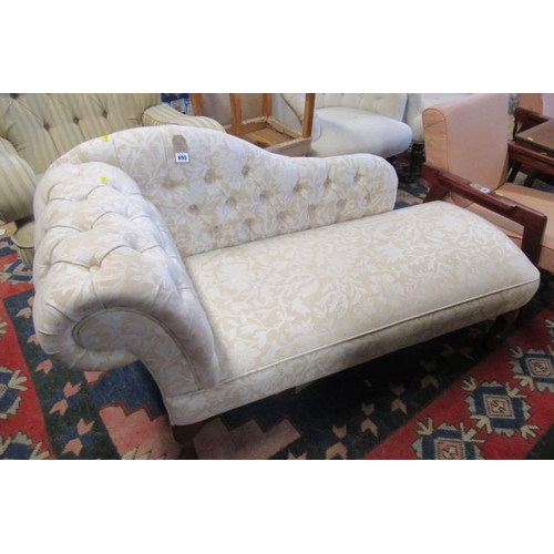 895 - SMALL CHAISE LONGUE