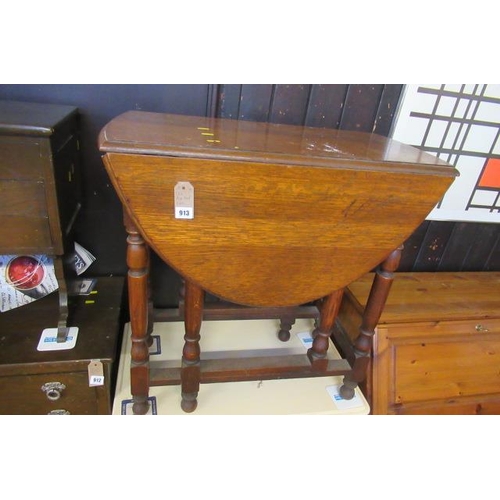 913 - OAK GATE LEG TABLE