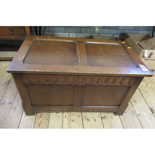 931 - OAK BLANKET BOX