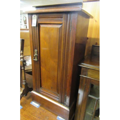 1043 - VICTORIAN POT CUPBOARD