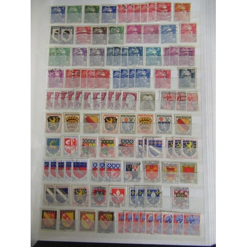 607 - EUROPEAN STAMPS