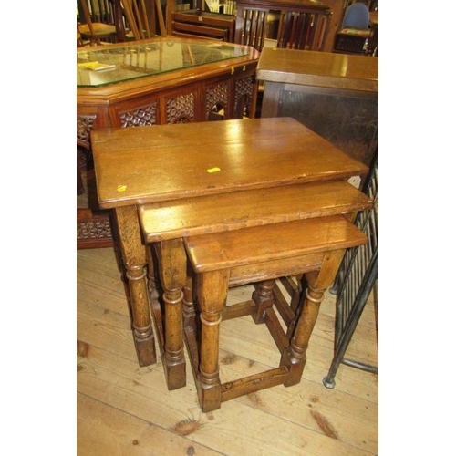 826 - SOLID OAK NEST OF TABLES