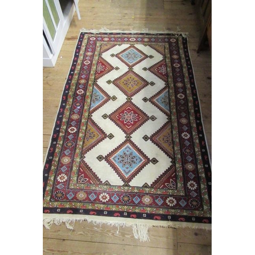 852 - FRINGED PATTERNED RUG