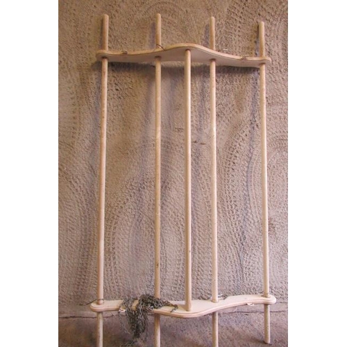 839A - DRYING RACK