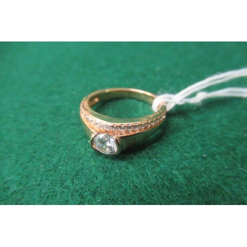 253 - DIAMONIQUE RING