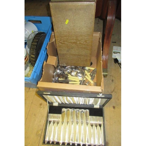 571 - BOX OF CUTLERY WITH TWO CANTEENS