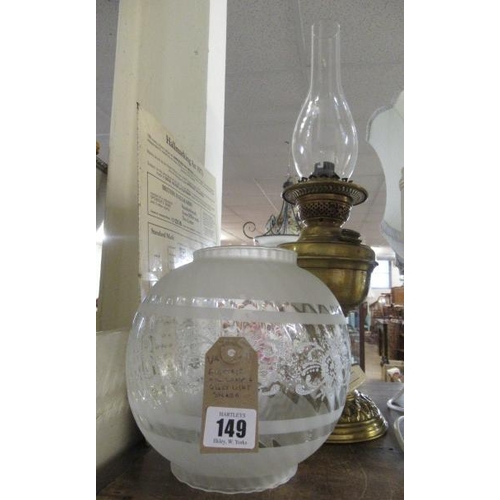 149 - ELECTRIC OIL LAMP AND GLASS LAMP SHADE