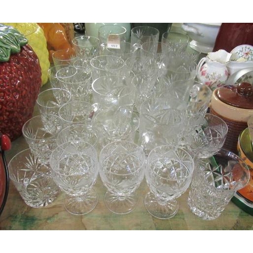 157 - QUANTITY OF GLASS