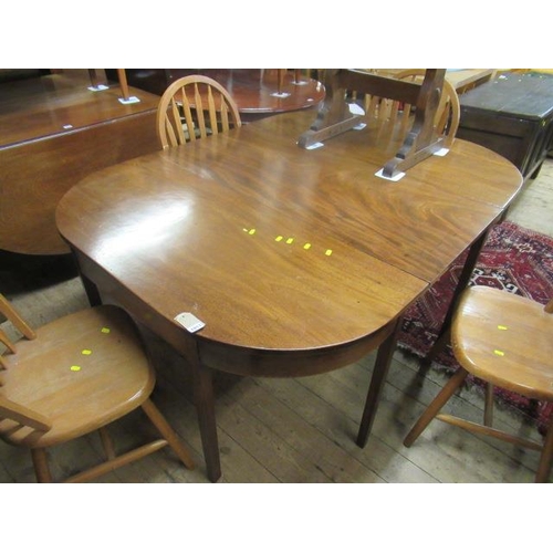 1011 - GEORGIAN MAHOGANY DINING TABLE WITH LEAF