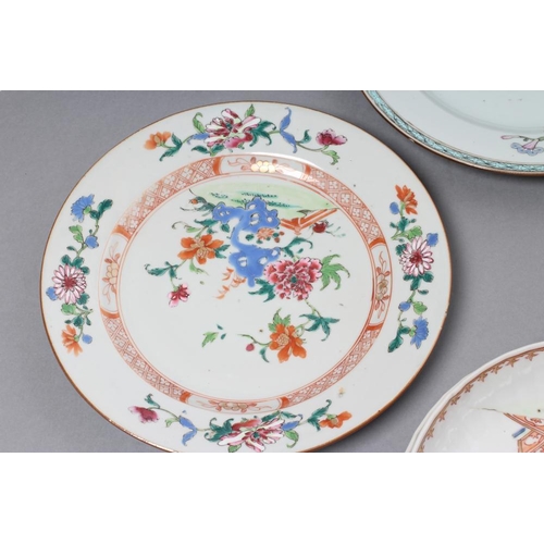 19 - A PAIR OF CHINESE PORCELAIN SAUCER DISHES with fluted rims, painted in famille rose enamels with peo... 