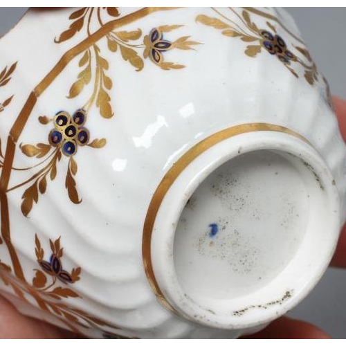 41 - A COLLECTION OF ENGLISH PORCELAIN, 18th century, including a Worcester Mansfield pattern small sauce... 