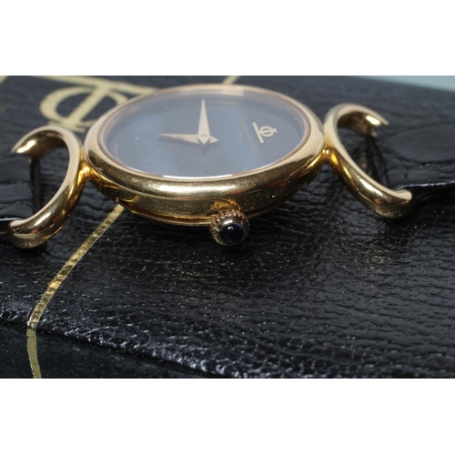 172 - A LADY'S 18CT GOLD BAUME & MERCIER WRISTWATCH with blue ombre dial, the seventeen jewel unadjusted m... 