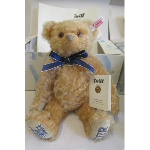 232 - Two boxed Steiff Royal teddy bears, comprising 32cm Prince of Wales and a 28cm Diamond Jubilee, both... 