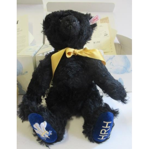 232 - Two boxed Steiff Royal teddy bears, comprising 32cm Prince of Wales and a 28cm Diamond Jubilee, both... 