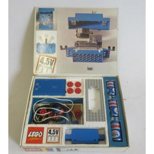 332 - Lego 103 battery power tracked motor unit, boxed G (Est. plus 21% premium inc. VAT)