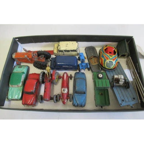 465 - Unboxed diecast vehicles by Corgi and others, some items damaged, parts missing, F-P (Est. plus 21% ... 